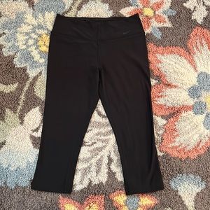 Nike Dri-Fit Cropped Workout Leggings